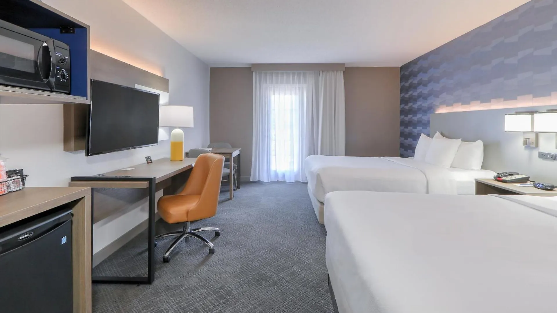 Hotel Comfort & At Dollywood Lane 2*