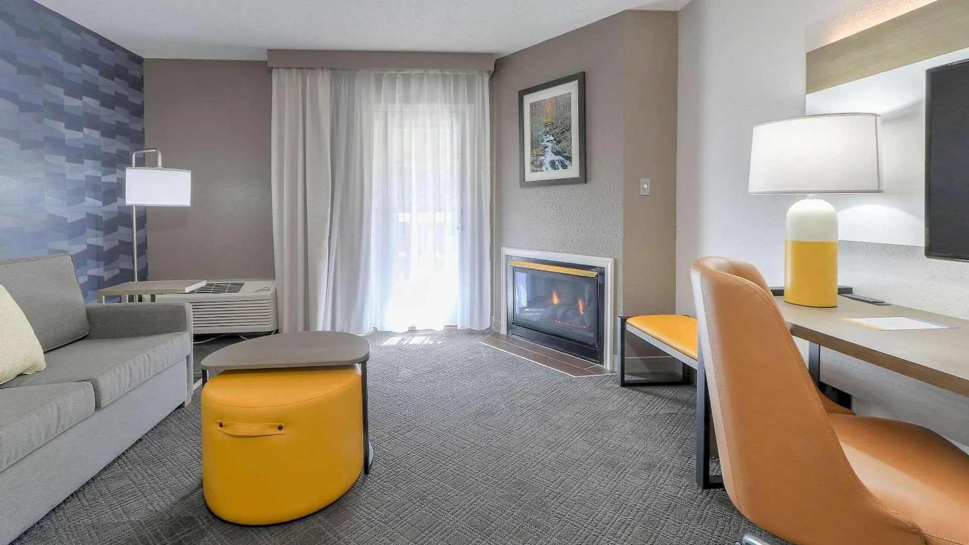 Hotel Comfort & At Dollywood Lane Pigeon Forge