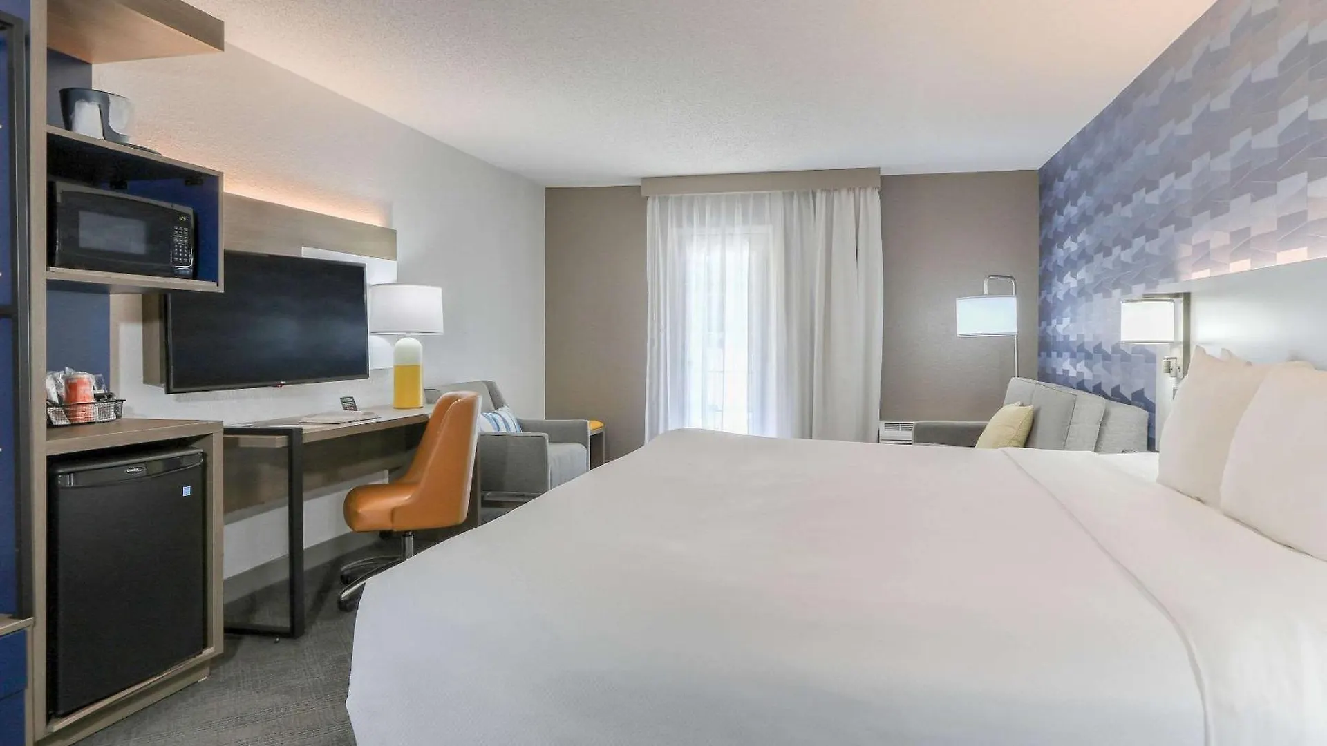 Comfort & At Dollywood Lane 2*