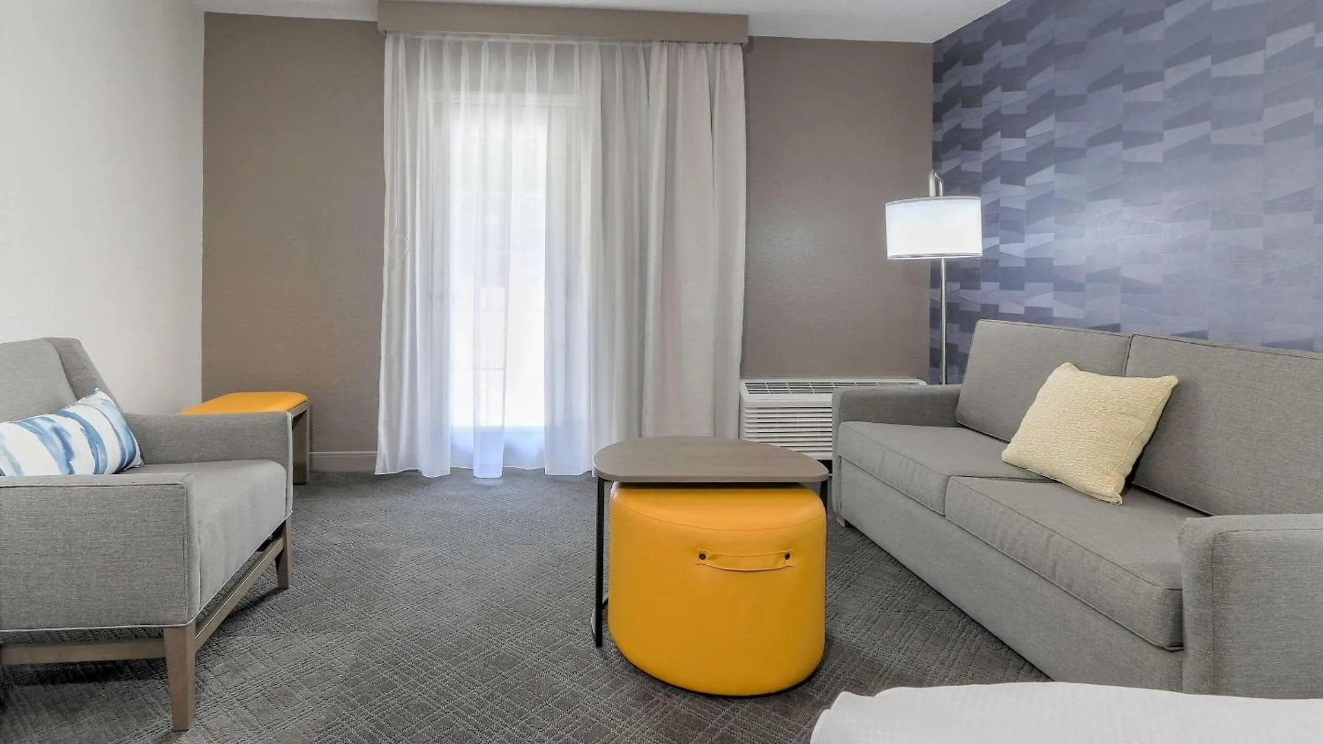 Comfort & At Dollywood Lane Pigeon Forge