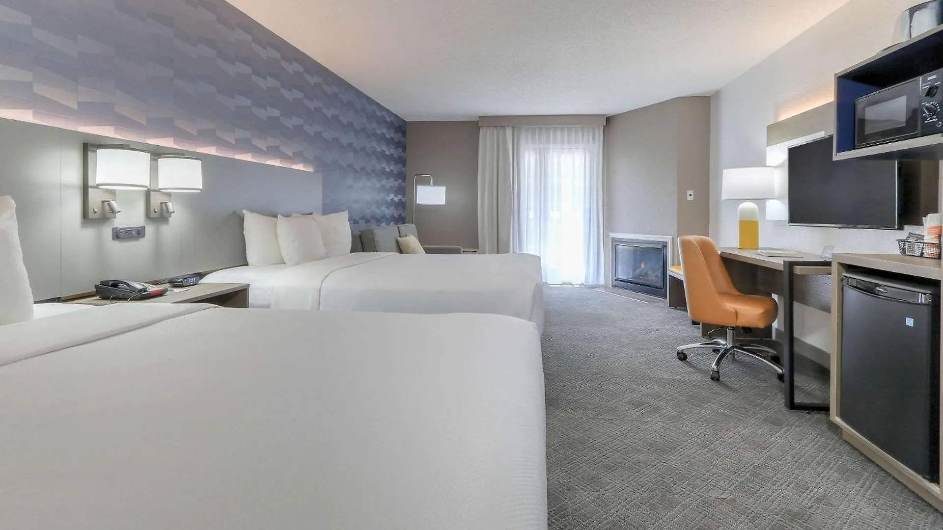 Comfort & At Dollywood Lane