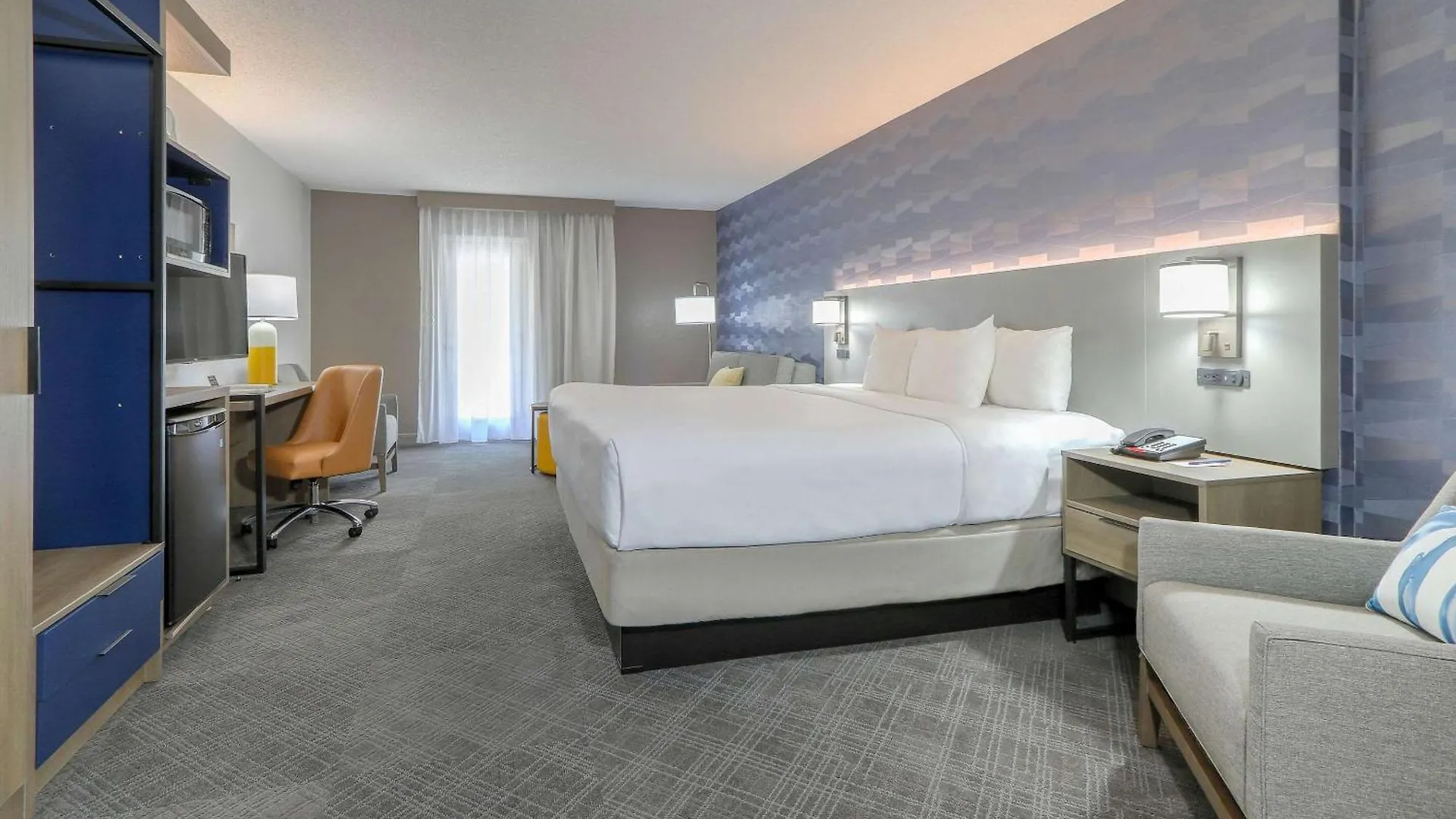 Hotel Comfort & At Dollywood Lane