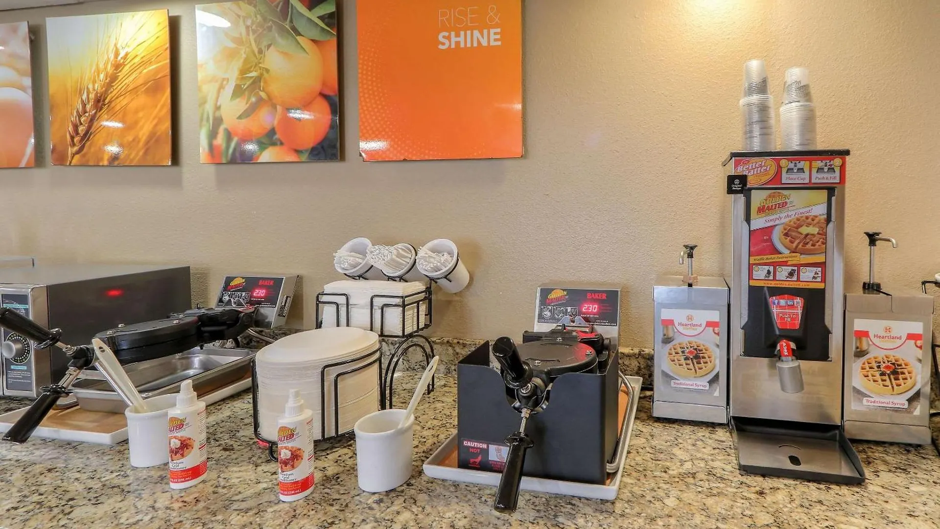 Comfort & At Dollywood Lane Hotel 2*