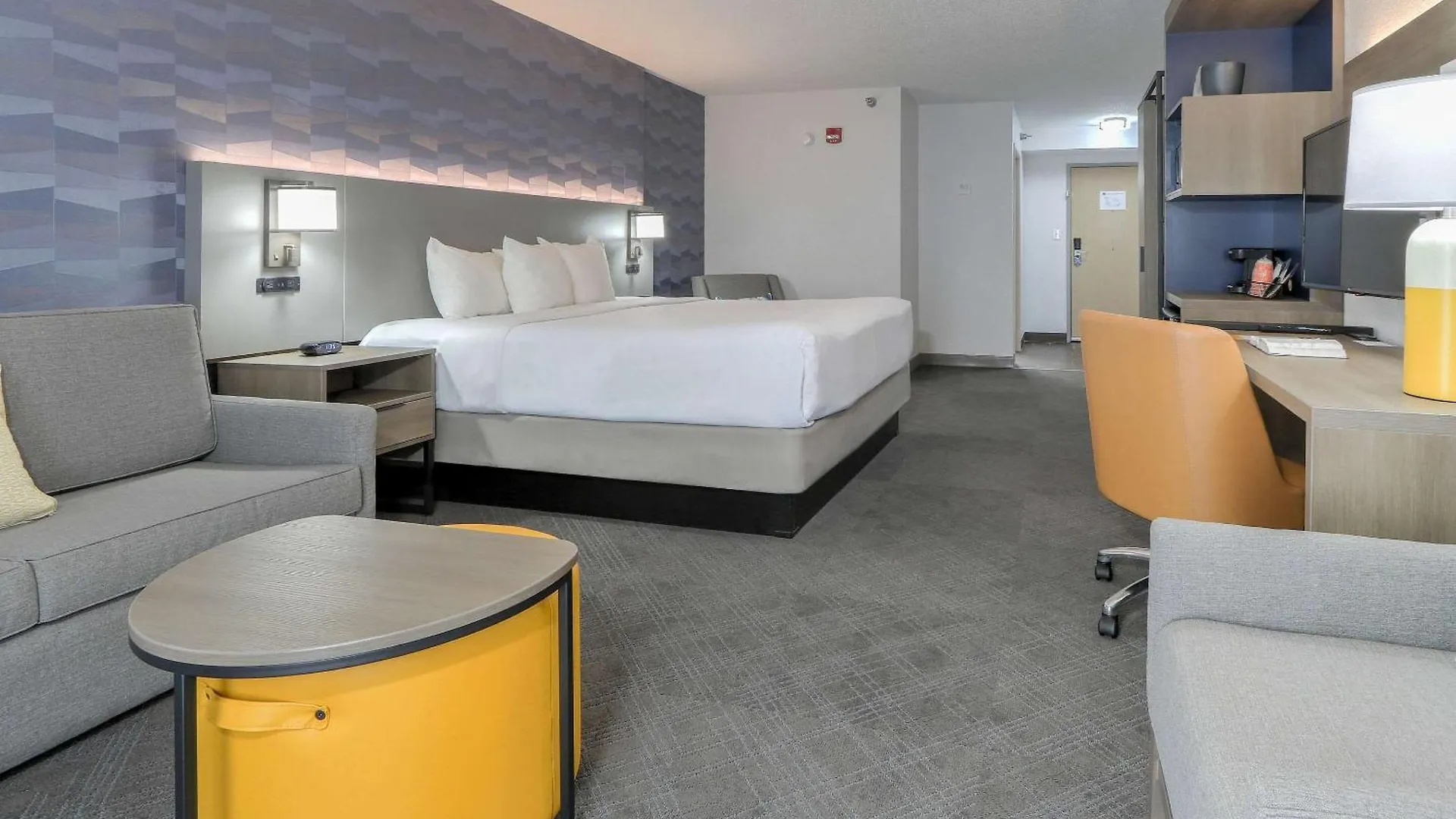 Comfort & At Dollywood Lane