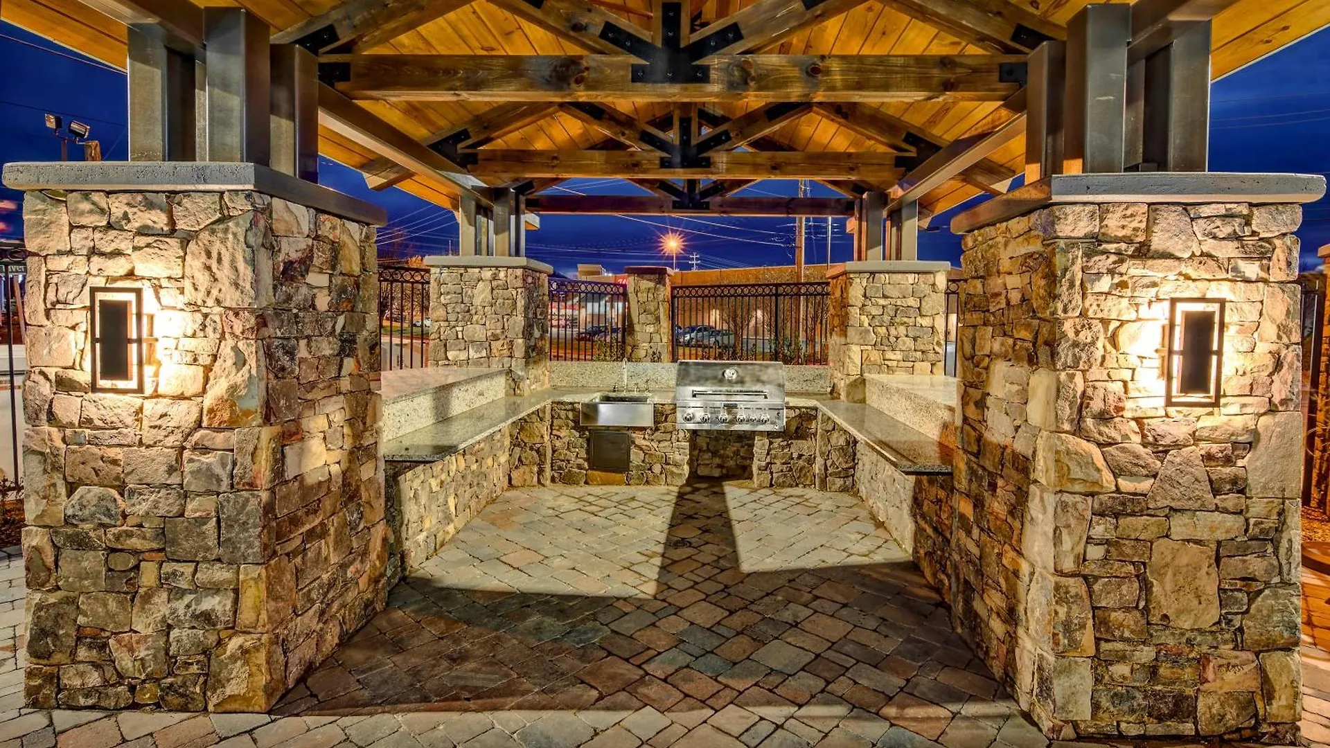 Hotel Black Fox Pigeon Forge, Tapestry Collection By Hilton