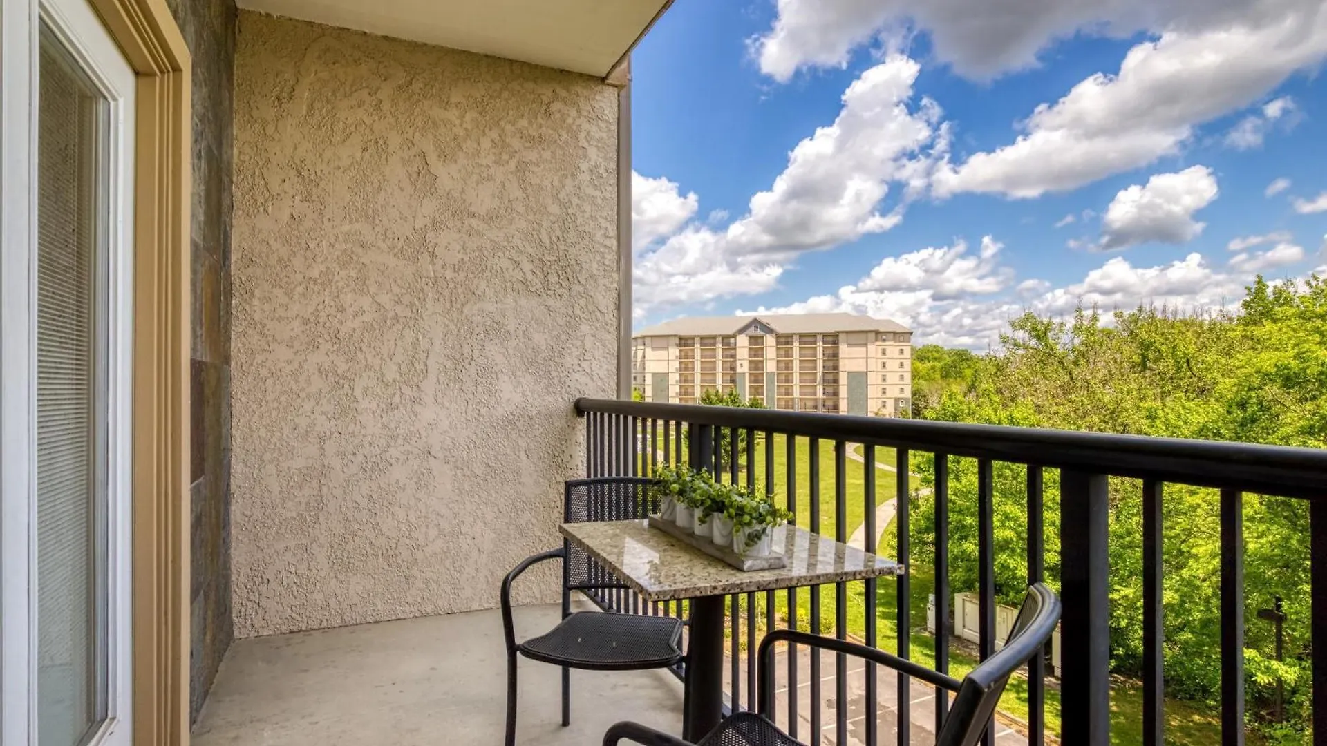 Luxurious Renovated, Pool, Basketball, Playground * Pigeon Forge