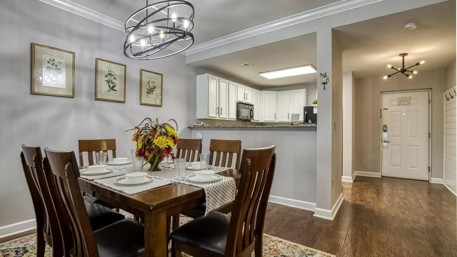 Luxurious Renovated, Pool, Basketball, Playground *