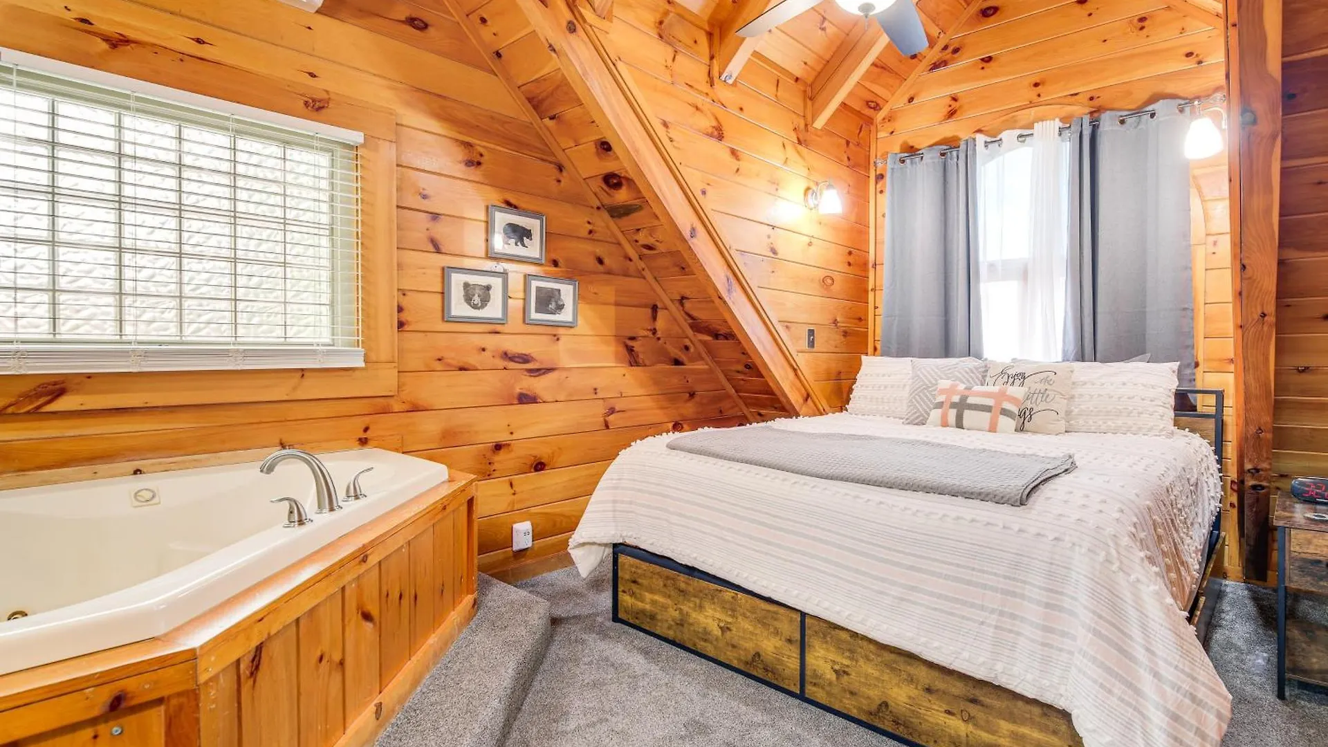Premier Location And Hot Tub
