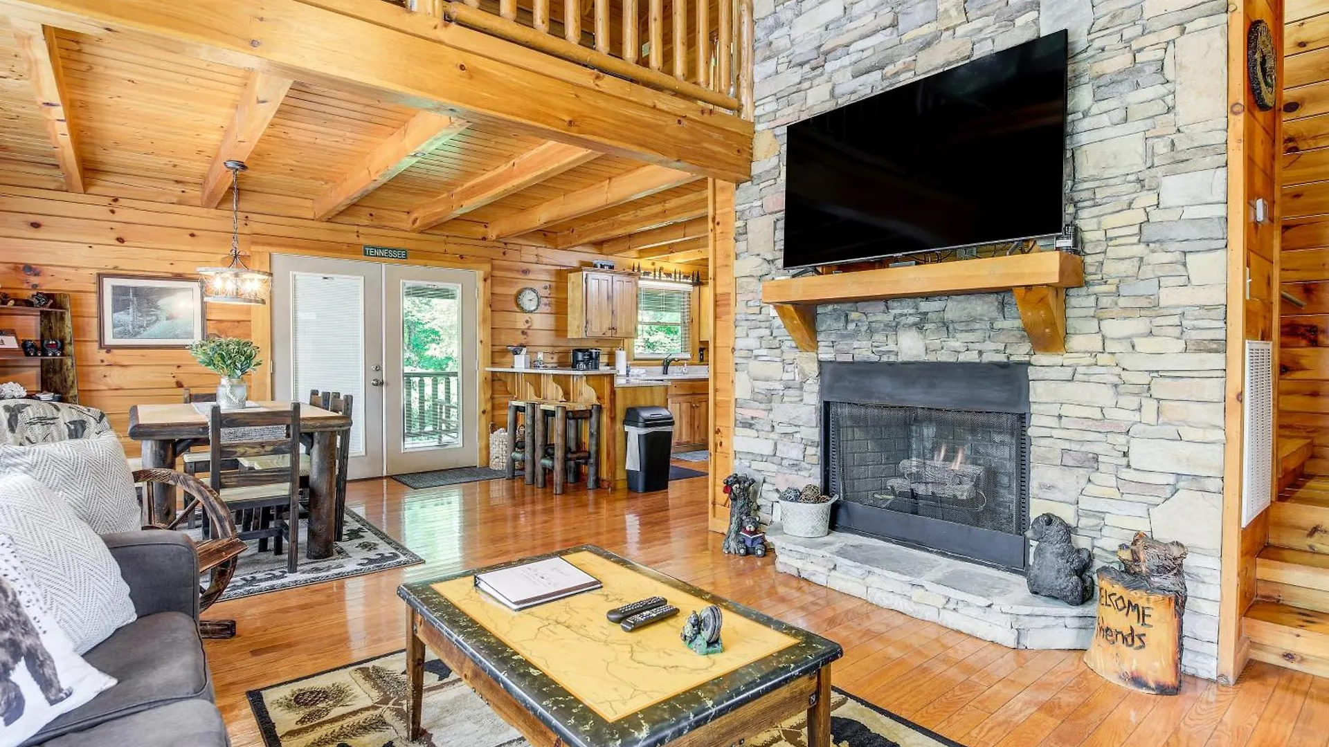 Premier Location And Hot Tub Pigeon Forge