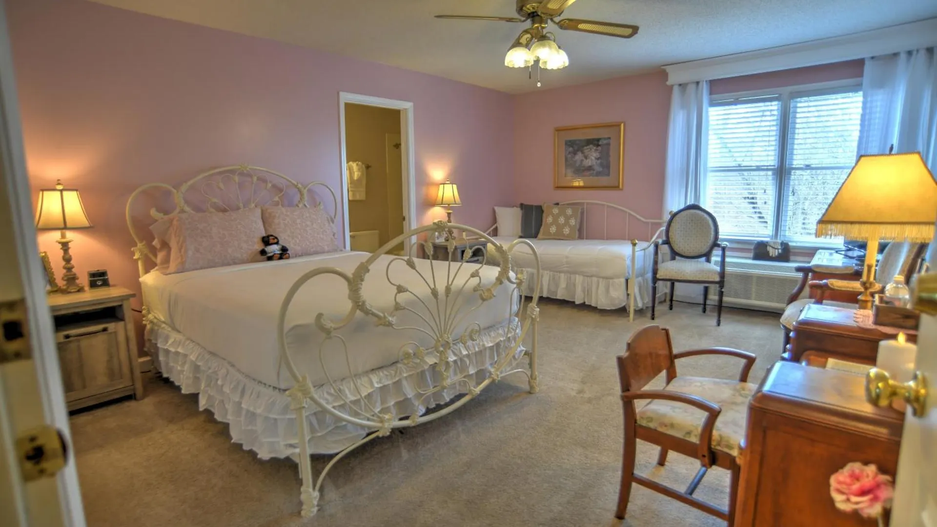 Blue Mountain Mist Country Bed & Breakfast Sevierville