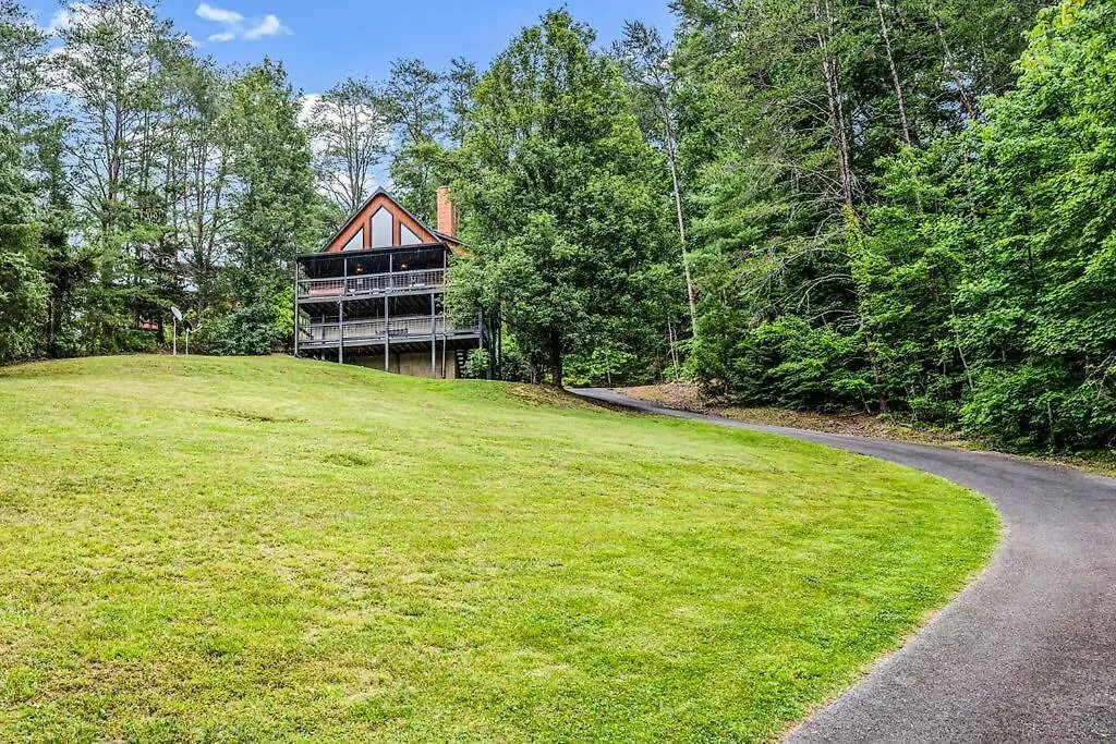 July Summer Specials, Minutes To Parkway Holiday home Pigeon Forge