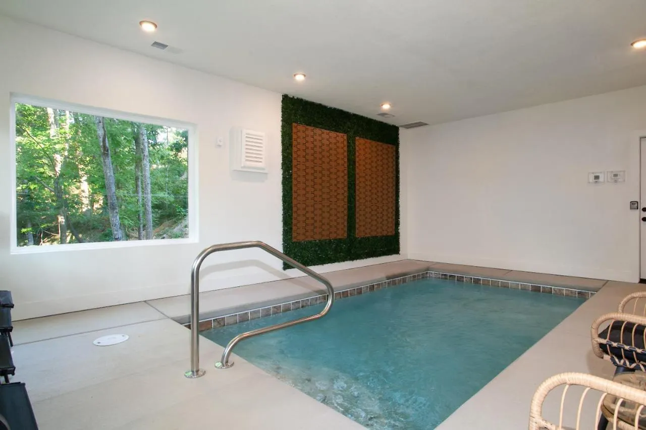 Smoky Mountain Retreat Pool Hot Tub Theater Games Holiday home
