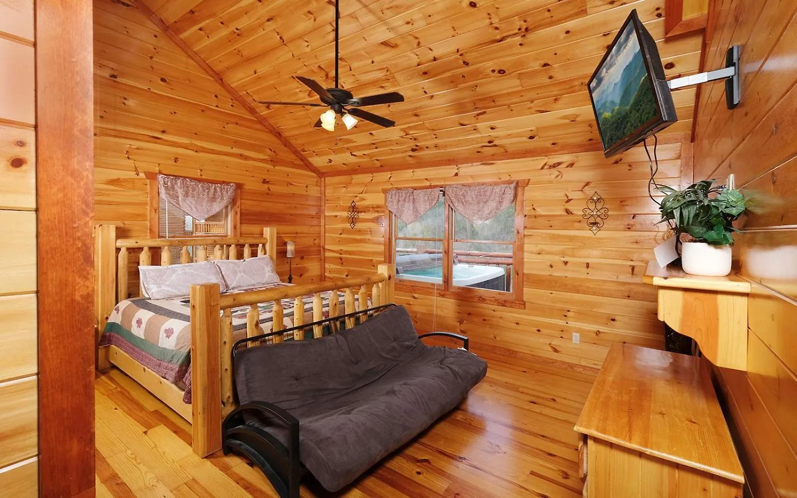 Jennies Cove * Pigeon Forge