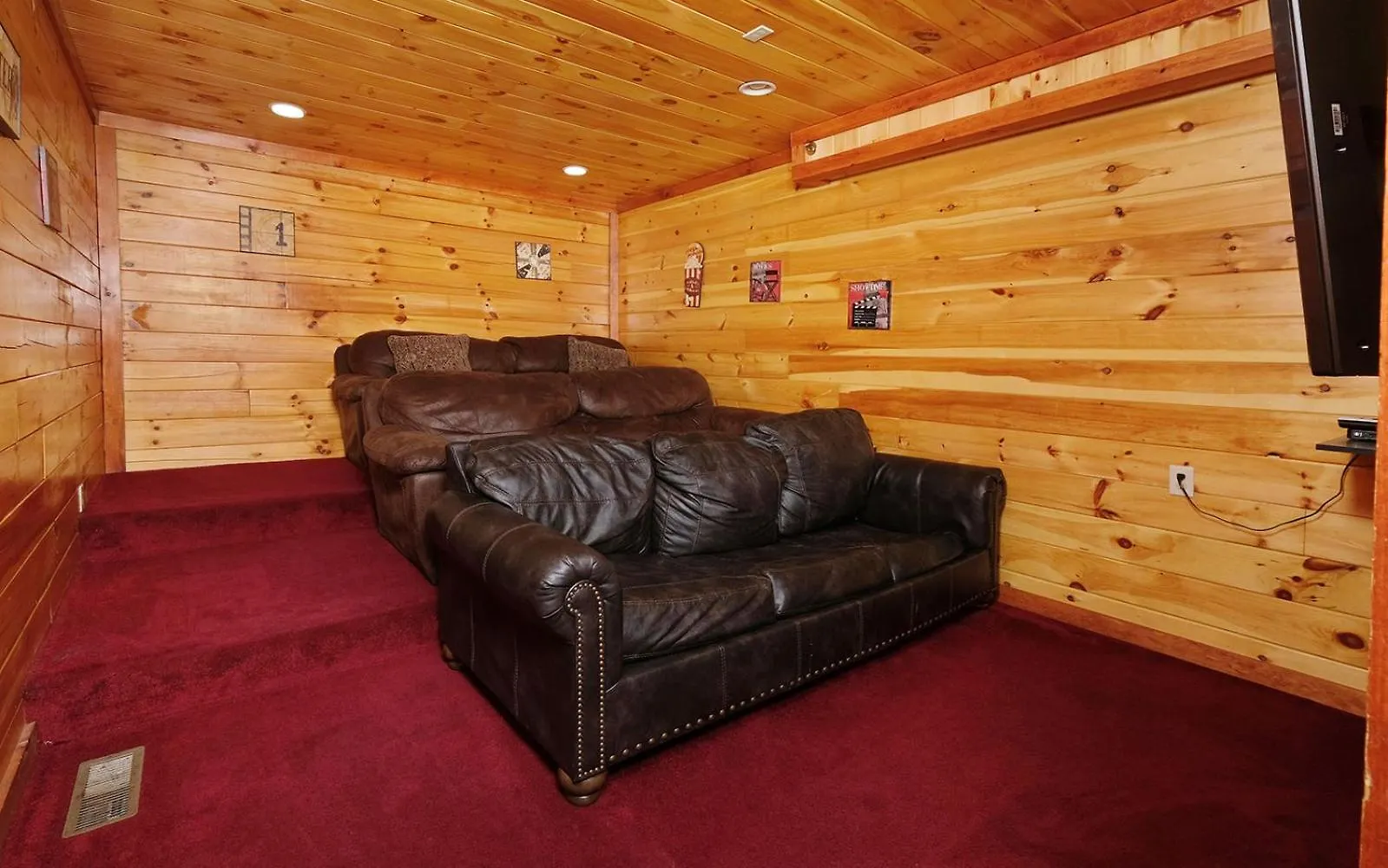 Jennies Cove Pigeon Forge