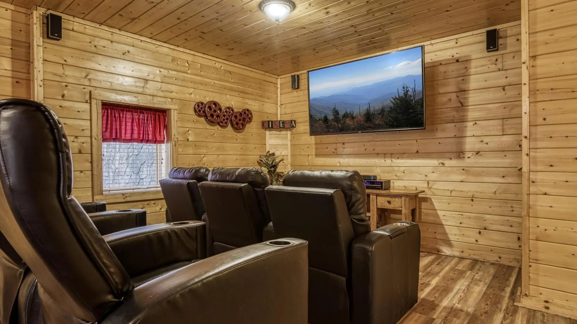 בית נופש Whispering Creek #302 *