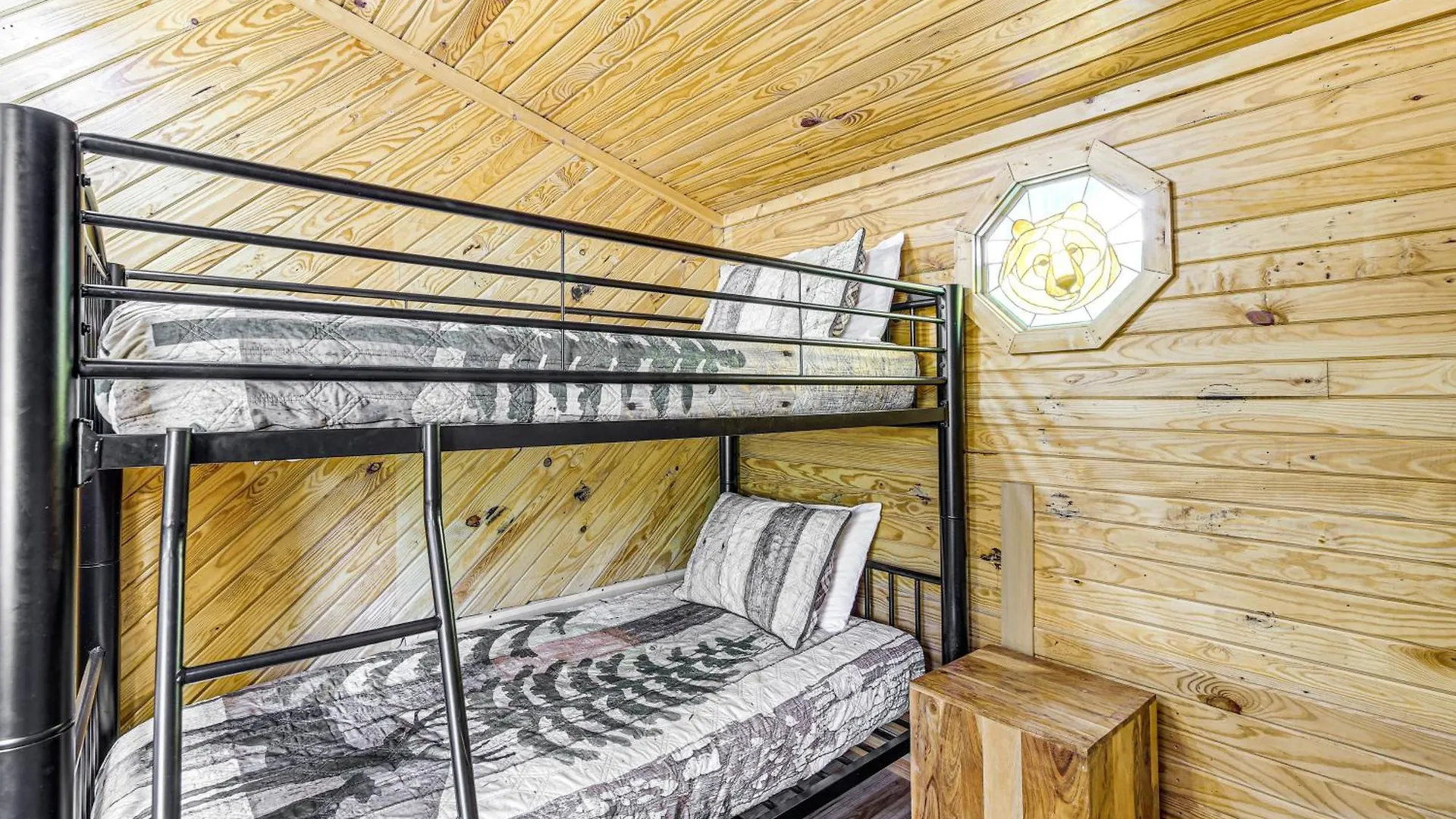 Holiday home Vacation With Hot Tub And Yard