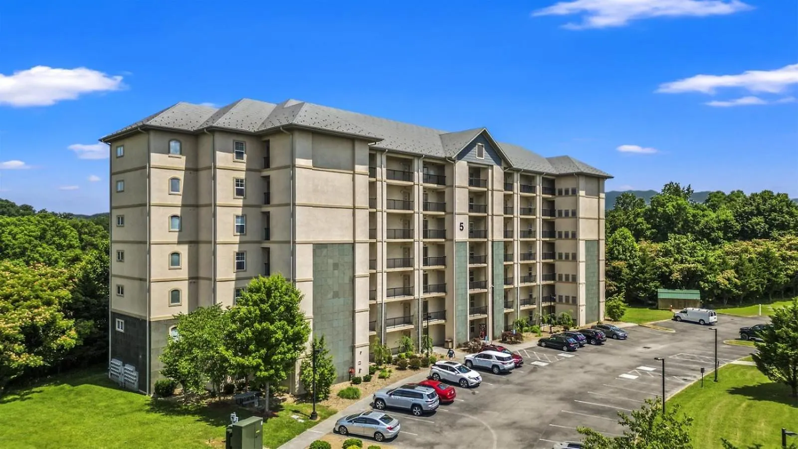 Smoky Mountain View Condo- Indoor Outdoor Pool, Walking Path, Playground, Basketball
