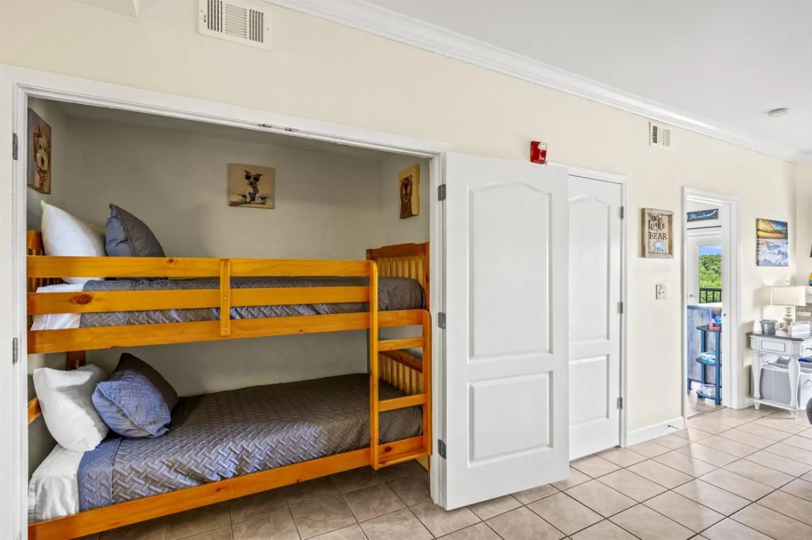 Smoky Mountain View Condo- Indoor Outdoor Pool, Walking Path, Playground, Basketball