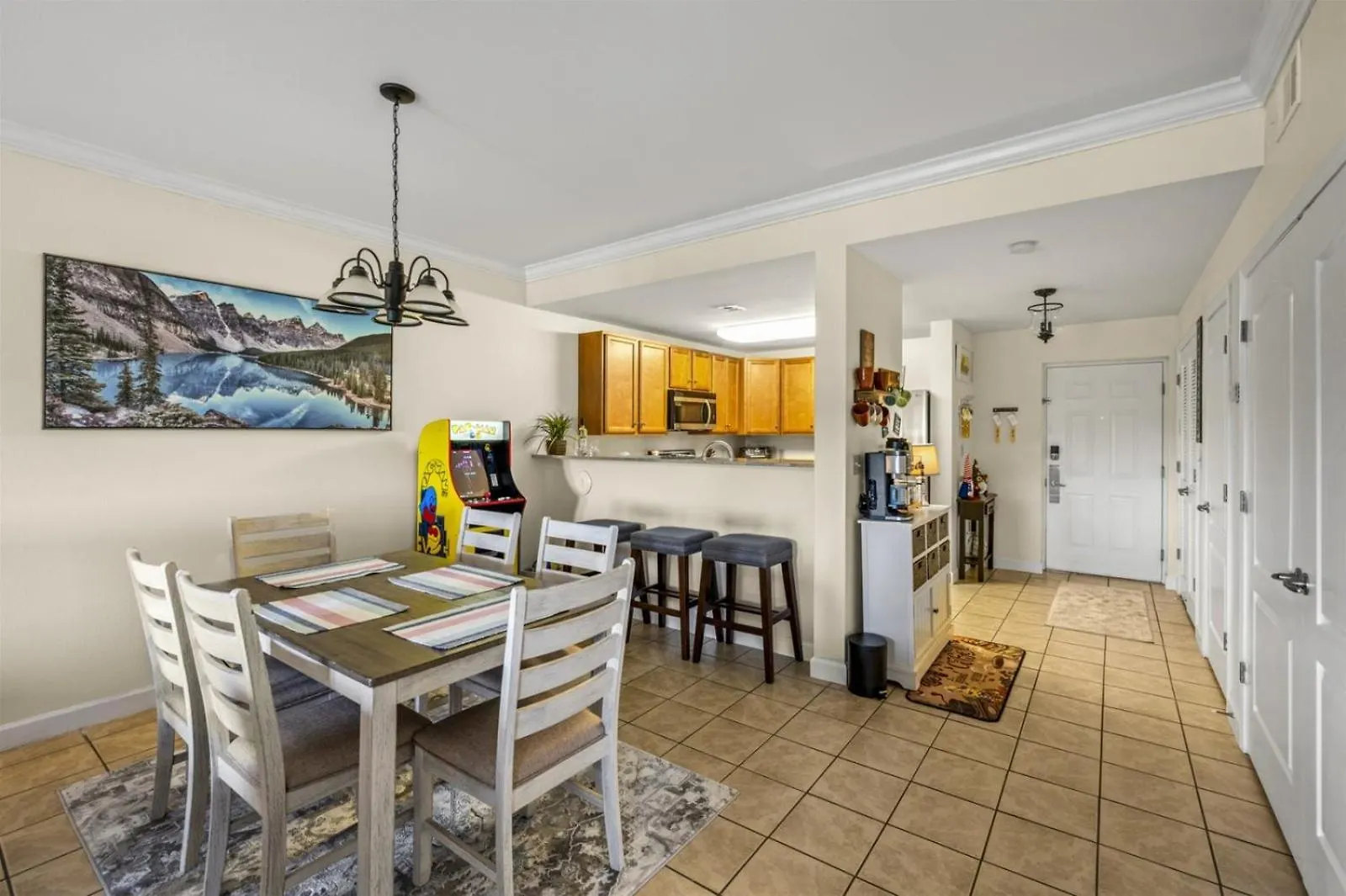 Apartment Smoky Mountain View Condo- Indoor Outdoor Pool, Walking Path, Playground, Basketball Pigeon Forge