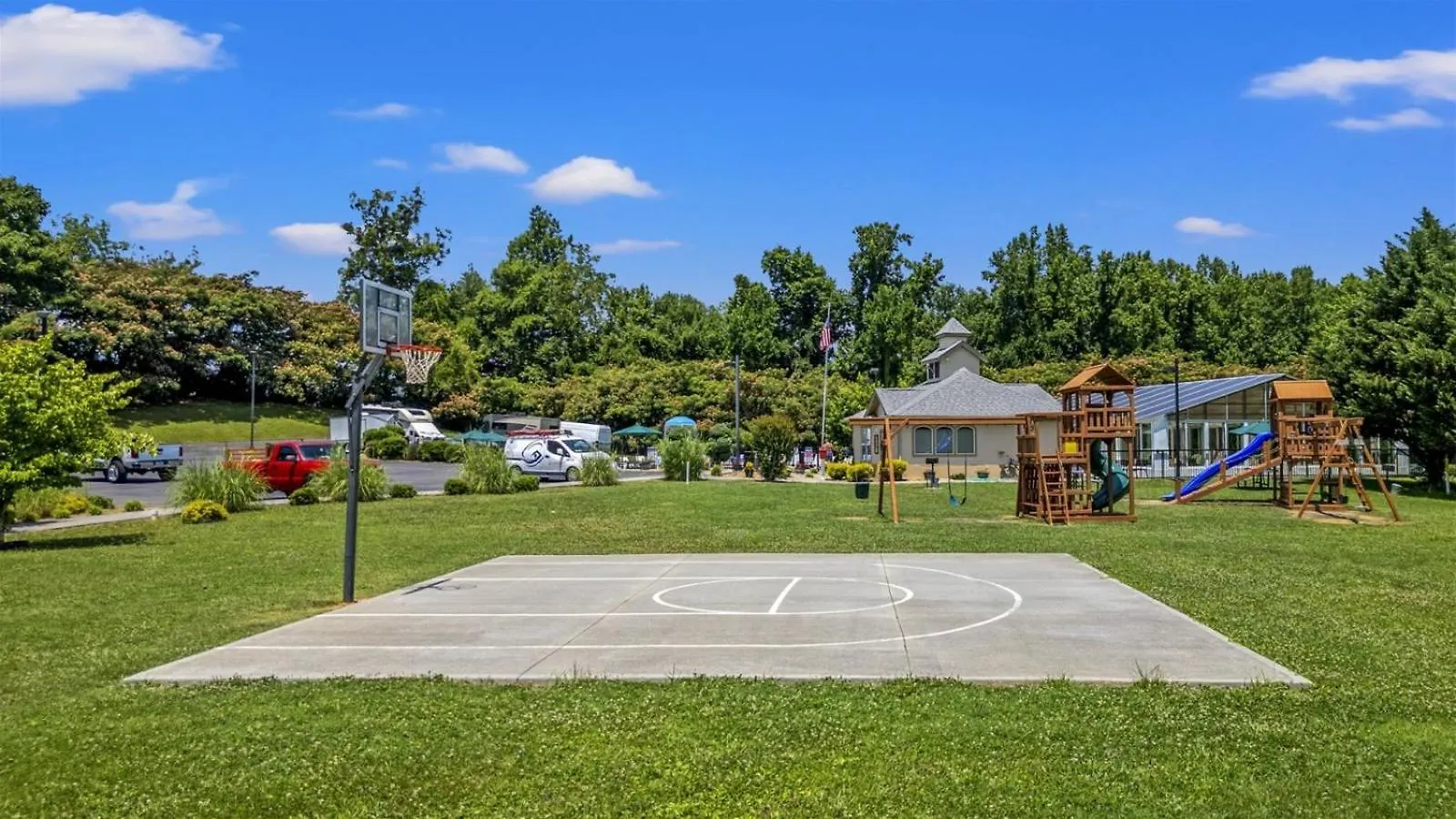Smoky Mountain View Condo- Indoor Outdoor Pool, Walking Path, Playground, Basketball Pigeon Forge
