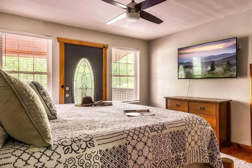 Private! Hot Tub! Parkway 2min! Petsok! Bbq! Holiday home Pigeon Forge