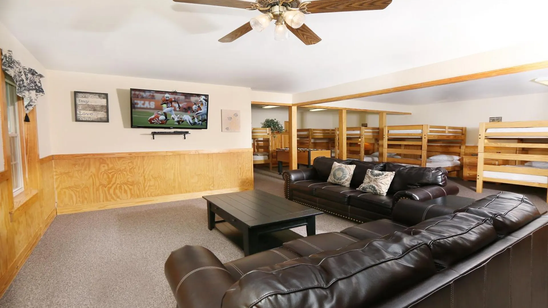 Holly Grove By Eden Crest Chalet *