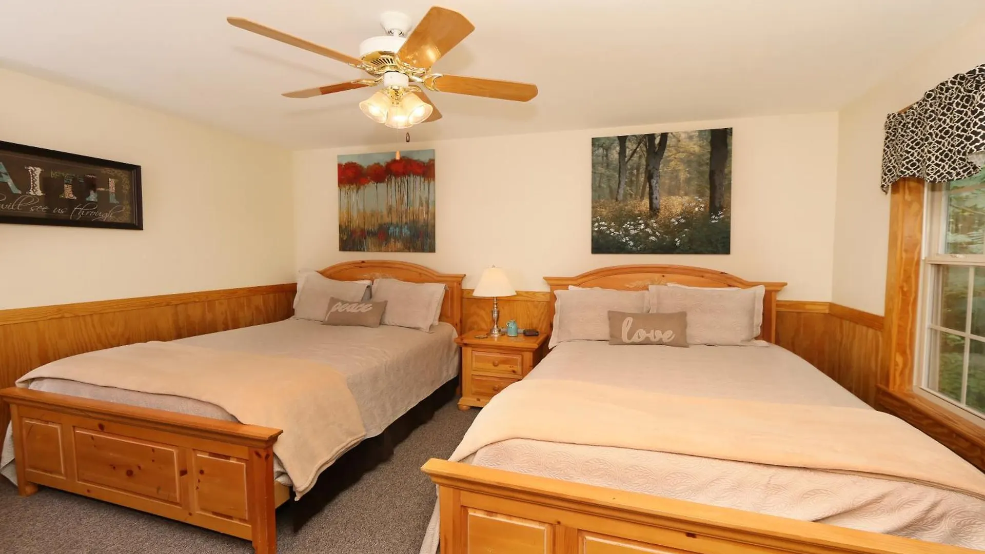 Holly Grove By Eden Crest Chalet