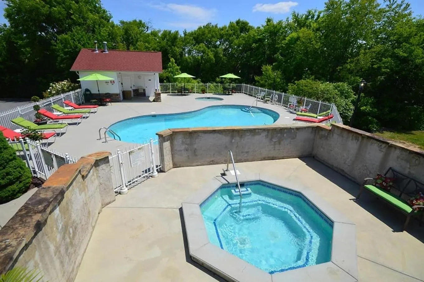 Holiday home #1 Ranked Condo, W Pool, Gym, Gamer Room! Pigeon Forge