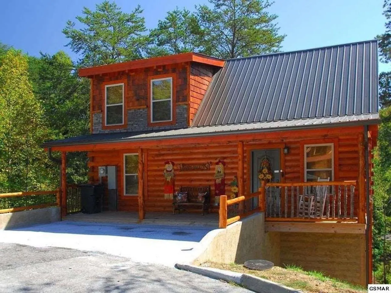 Steps From Pf 3br Escape Theater & Hot Tub Holiday home Pigeon Forge
