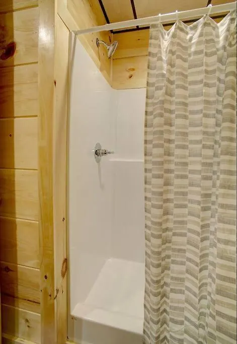Newly Built! 5br-5bh-hottub-wifi-theater-pool Tble Holiday home Pigeon Forge