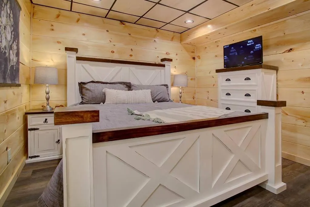 Newly Built! 5br-5bh-hottub-wifi-theater-pool Tble Pigeon Forge