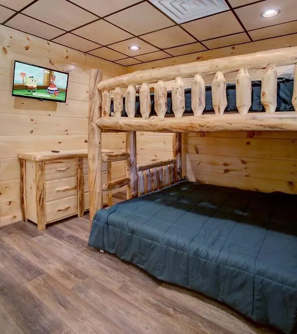 Newly Built! 5br-5bh-hottub-wifi-theater-pool Tble Holiday home
