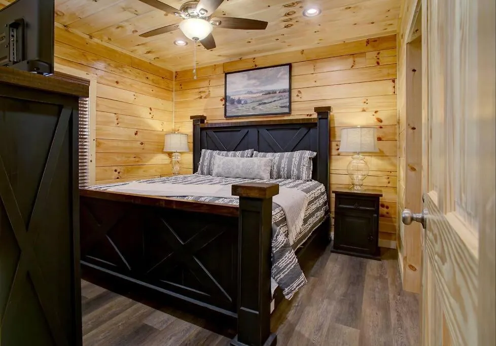 Holiday home Newly Built! 5br-5bh-hottub-wifi-theater-pool Tble Pigeon Forge