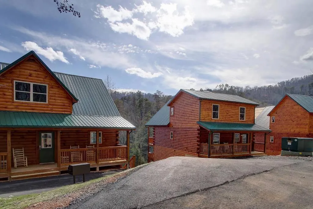 Newly Built! 5br-5bh-hottub-wifi-theater-pool Tble Pigeon Forge