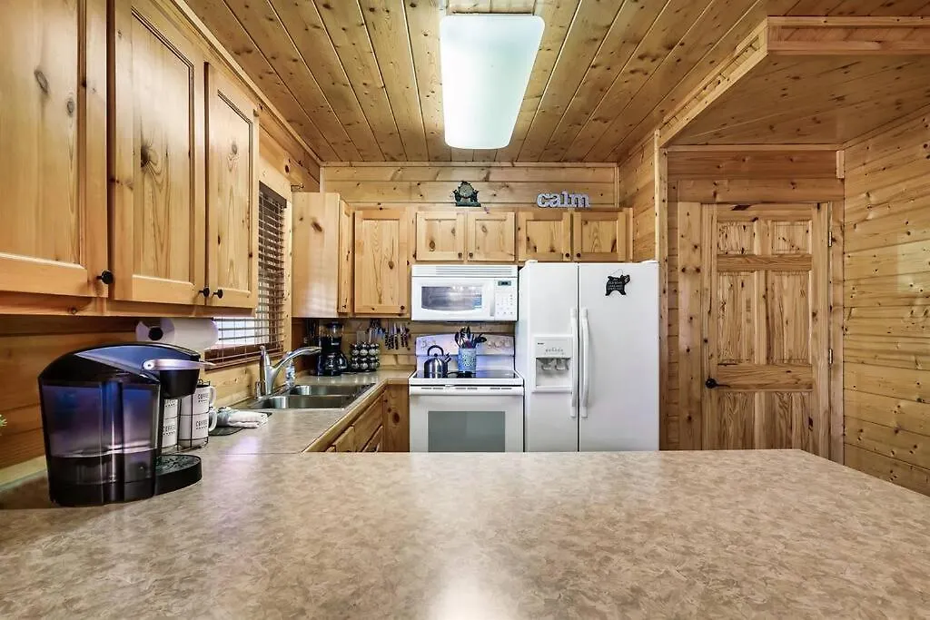 Groot's Place - 5 Min To Main Parkway!! Holiday home