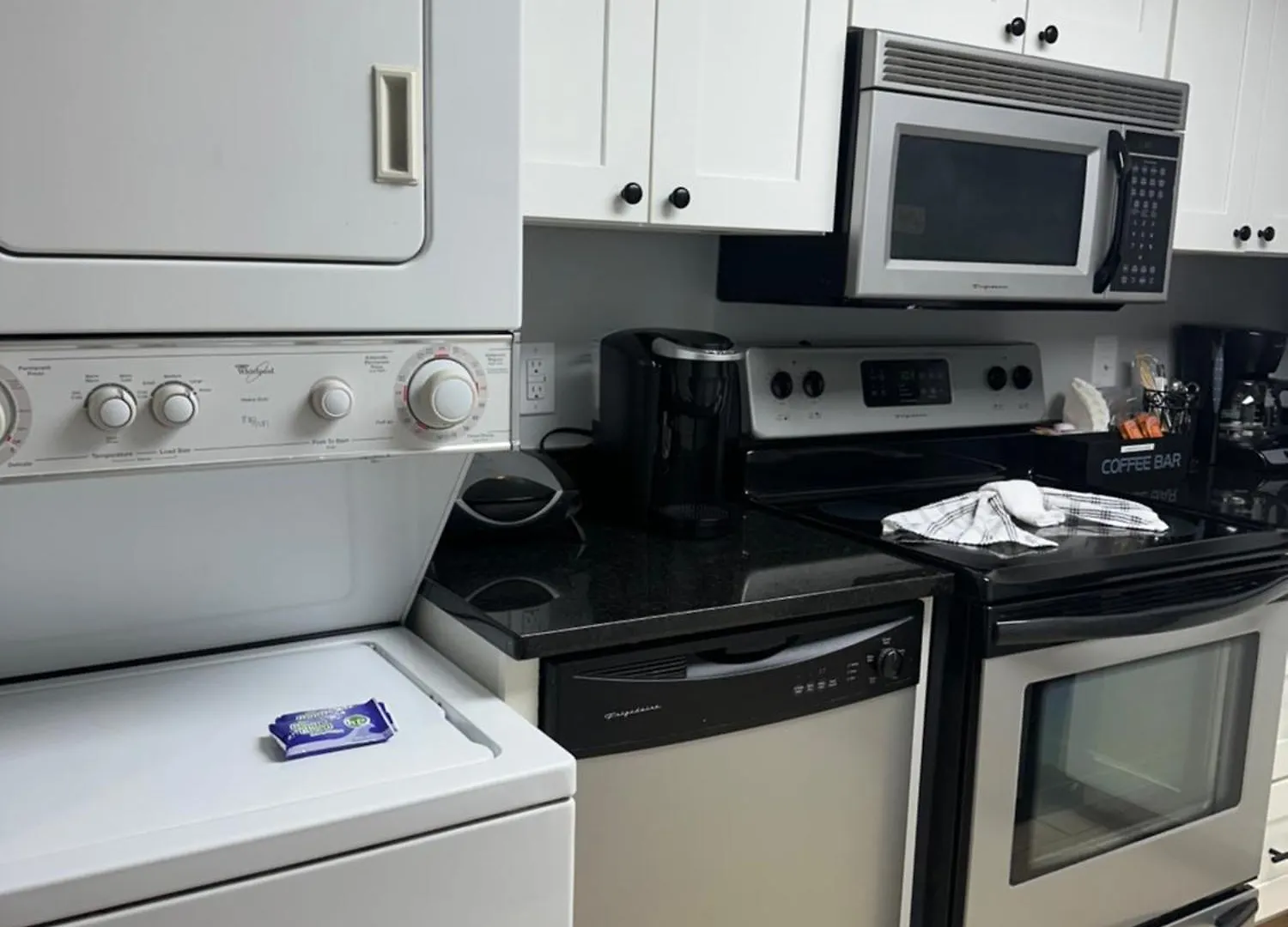 River Place #101 2bd بيت للعطل