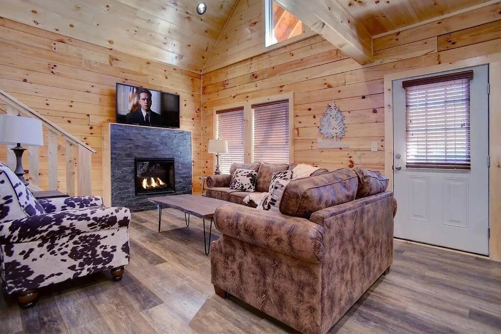 Holiday home New Build-5bd-hottub-wifi-theater-pool Tble-roku *