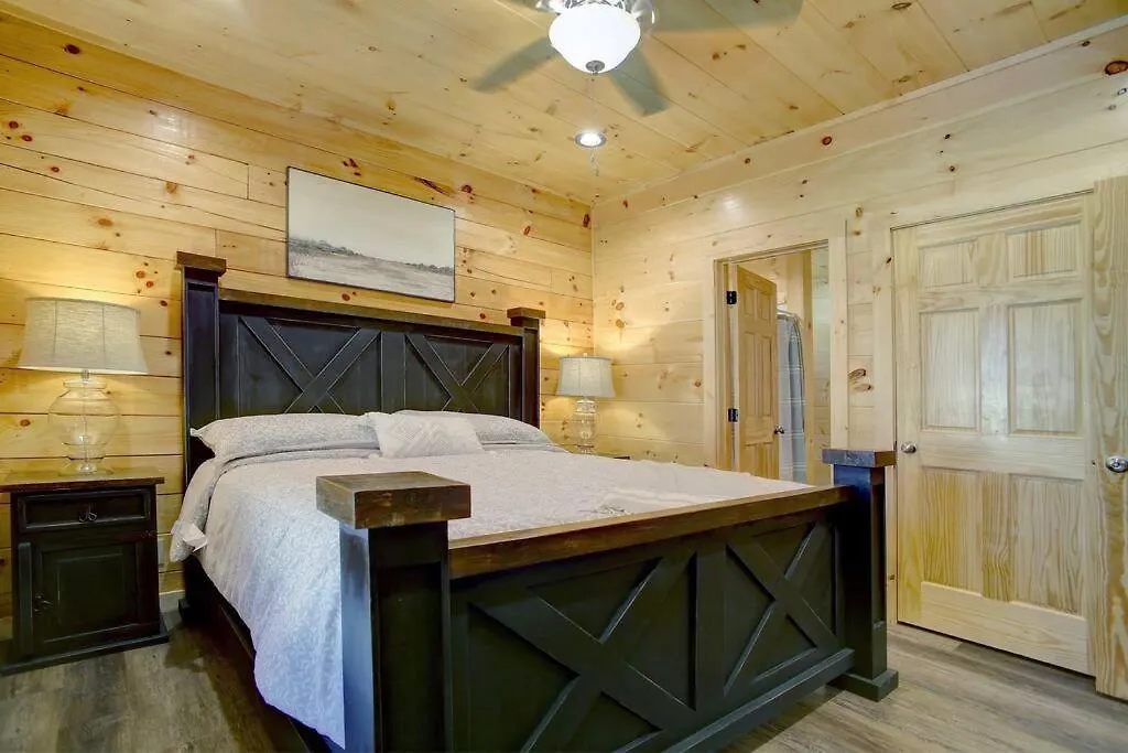 New Build-5bd-hottub-wifi-theater-pool Tble-roku