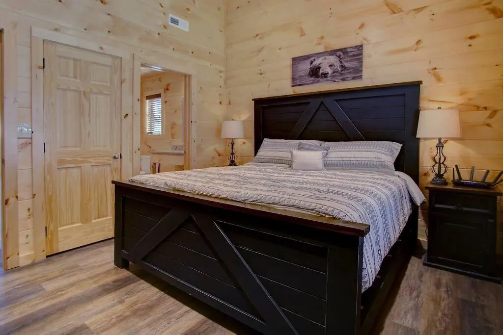 New Build-5bd-hottub-wifi-theater-pool Tble-roku *