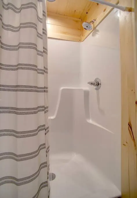 Holiday home New Build-5bd-hottub-wifi-theater-pool Tble-roku