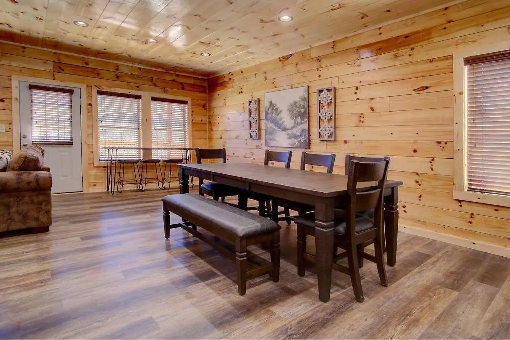 Holiday home New Build-5bd-hottub-wifi-theater-pool Tble-roku Pigeon Forge