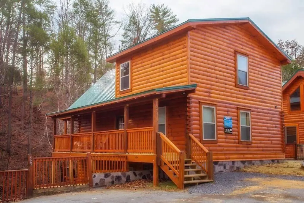 Papa Wolf's - Pool Community Holiday home *