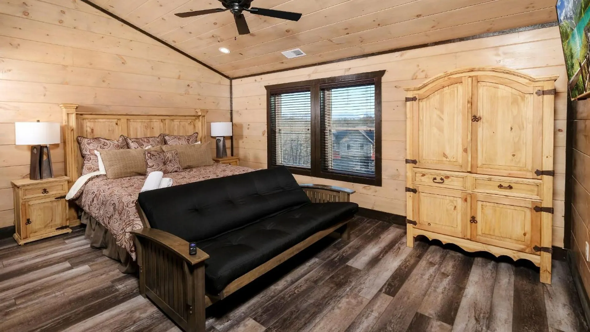 Swim And Gym Mansion Villa Pigeon Forge
