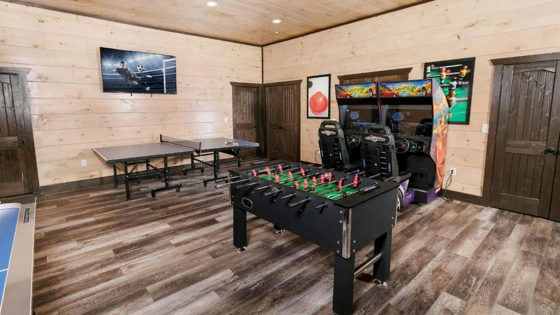 Swim And Gym Mansion * Pigeon Forge