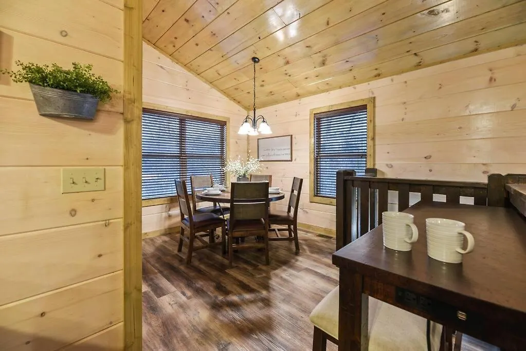 4bd-2bh-pool Community-hottub-parking-wifi Holiday home *