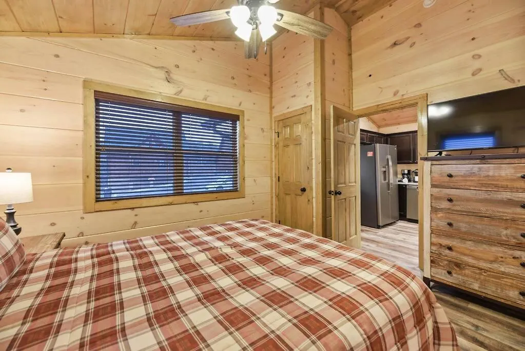 4bd-2bh-pool Community-hottub-parking-wifi Holiday home