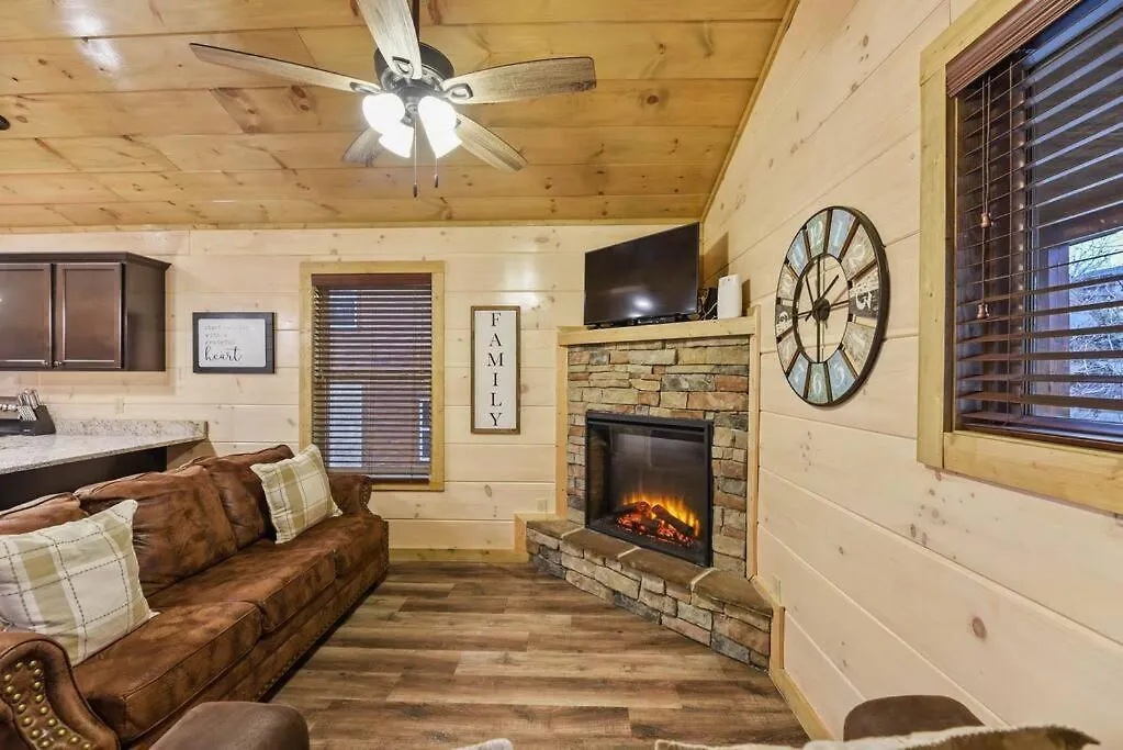 Holiday home 4bd-2bh-pool Community-hottub-parking-wifi Pigeon Forge