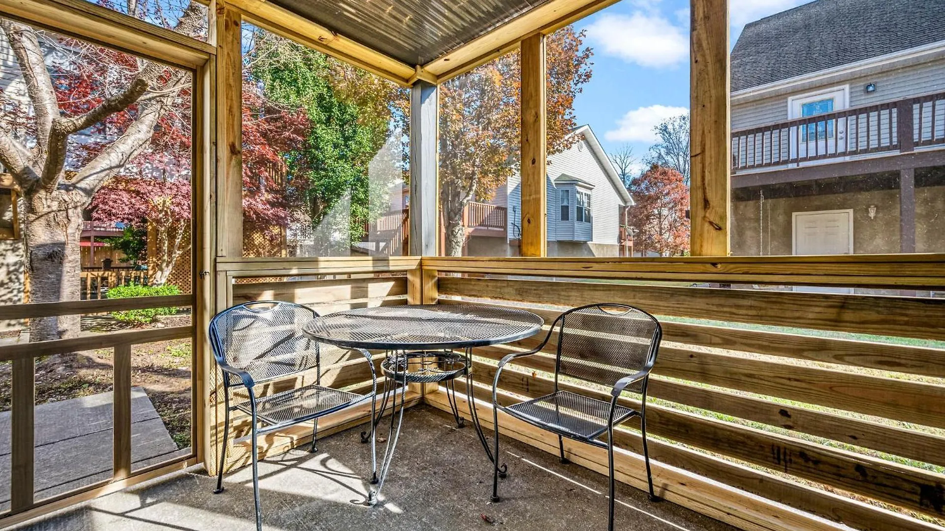 Izzys Getaway A Cozy Retreat In With Hot Tub Game And River Access Holiday home Pigeon Forge