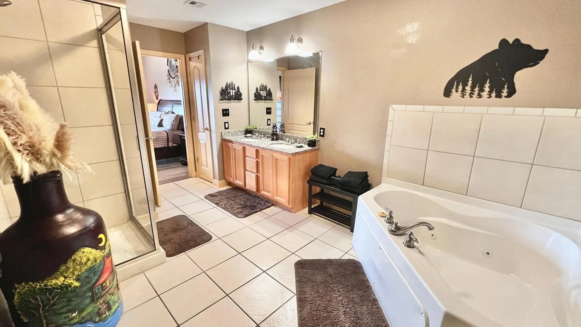 Apartment A Bear's Hibernation Pigeon Forge