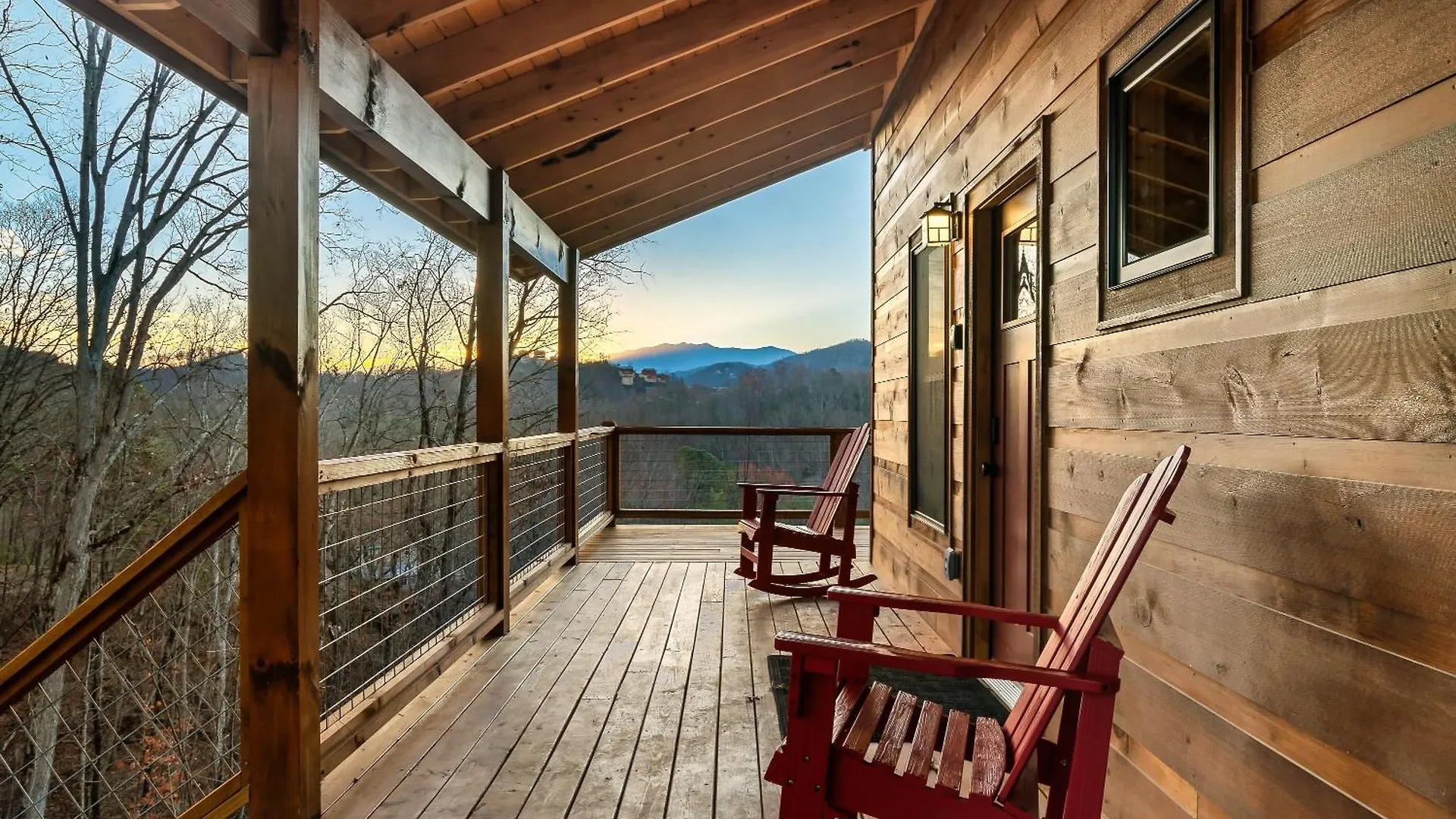 Holiday home Scenic Views, Game Room, Hot Tub, Fireplace, Bbq *